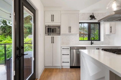Kitchen Photo of 13482 16 Avenue, Surrey, BC