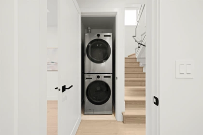 Hallway Photo of 1 3466 W 22nd Avenue, Vancouver, BC