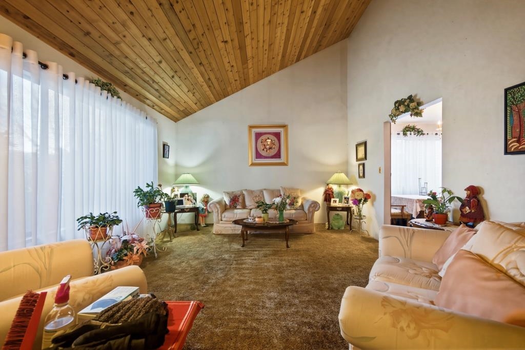 Living Room Photo of 6474 131 Street, Surrey, BC
