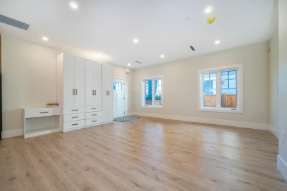 Kitchen Island Photo of 972 Park Drive, Vancouver, BC