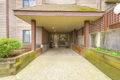 Staircase Photo of 207 2215 Dundas Street, Vancouver, BC