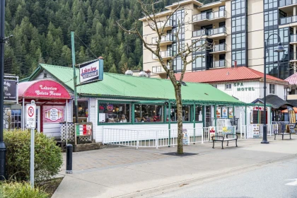 Garden / Landscaping Photo of 312A 160 Esplanade Avenue, Harrison Hot Springs, BC