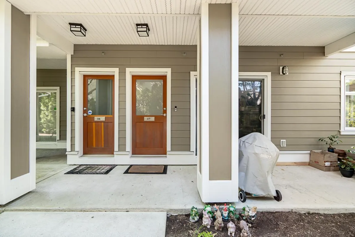 Family Room Photo of 37 7388 Macpherson Avenue, Burnaby, BC