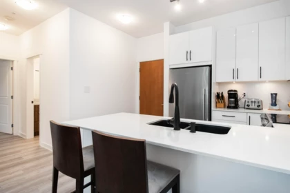 Guest Bathroom Photo of 515 119 W 22nd Street, North Vancouver, BC