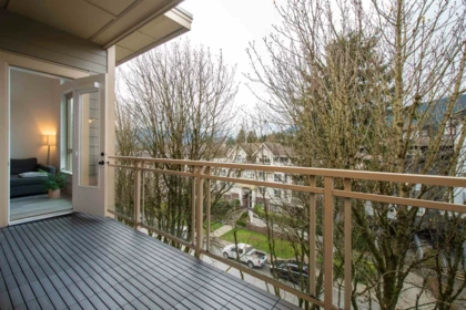 Staircase Photo of 515 119 W 22nd Street, North Vancouver, BC