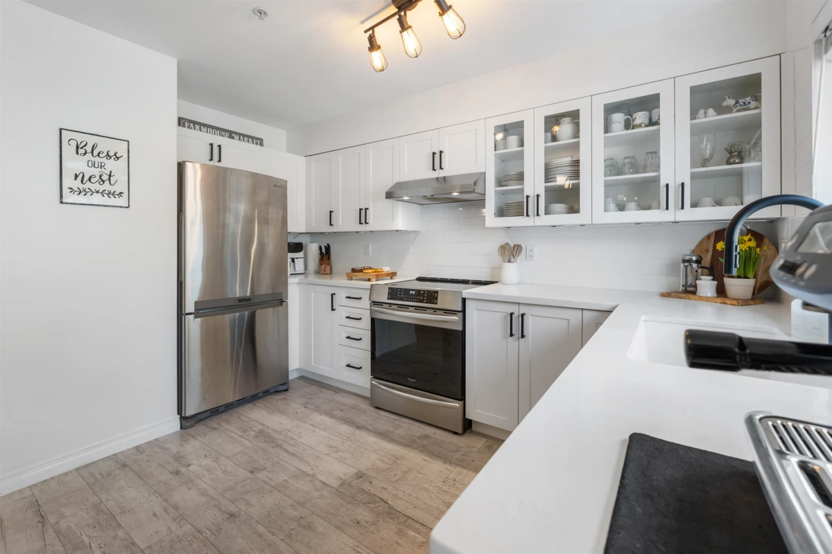 Dining Area Photo of 10 8968 208 Street, Langley, BC