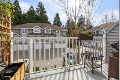 Entry Foyer Photo of 10 8968 208 Street, Langley, BC