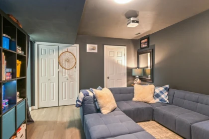 Hallway Photo of 6 5900 Jinkerson Road, Chilliwack, BC