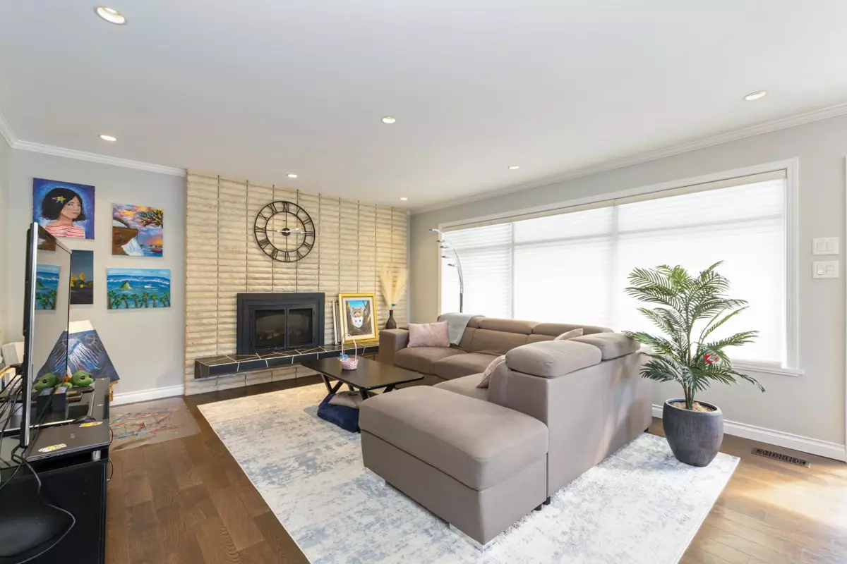 Family Room Photo of 532 Perth Avenue, Coquitlam, BC