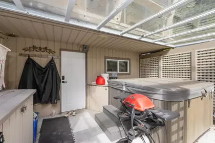 Hot Tub / Spa Photo of 532 Perth Avenue, Coquitlam, BC