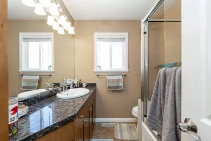 Mudroom Photo of 532 Perth Avenue, Coquitlam, BC