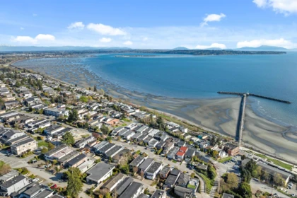 15066 Royal Avenue, White Rock, BC, White Rock — Single Family Residence for sale