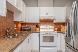 10 10340 156 Street, Surrey, BC