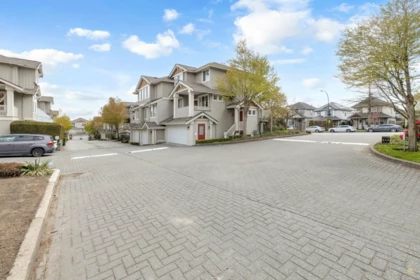 Kitchen Island Photo of 3 14877 58 Avenue, Surrey, BC