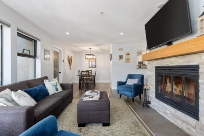 Breakfast Nook Photo of 2 4637 Blackcomb Way, Whistler, BC