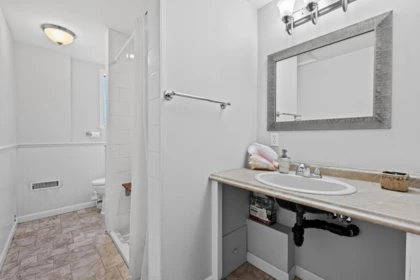 Basement Recreation Room Photo of 16881 31 Avenue, Surrey, BC