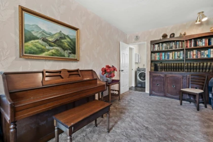 Entry Foyer Photo of 16881 31 Avenue, Surrey, BC