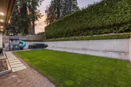 Garden / Landscaping Photo of 976 Melbourne Avenue, North Vancouver, BC