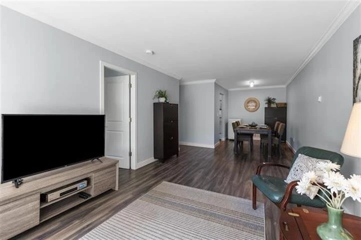 Family Room Photo of 302 2328 Oxford Street, Vancouver, BC