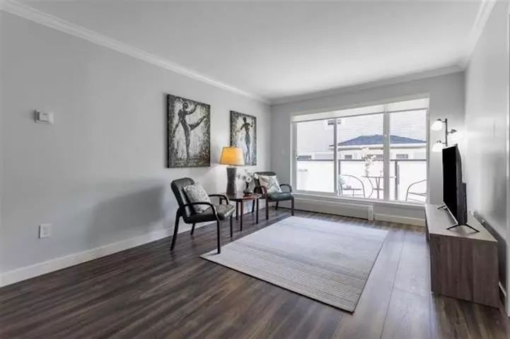 Living Room Photo of 302 2328 Oxford Street, Vancouver, BC