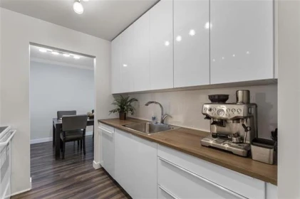 Breakfast Nook Photo of 302 2328 Oxford Street, Vancouver, BC