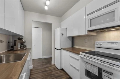 Primary Bedroom Photo of 302 2328 Oxford Street, Vancouver, BC