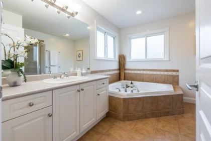 Entry Foyer Photo of 3545 149a Street, Surrey, BC