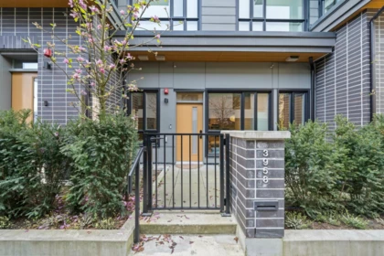 Entry Foyer Photo of 3958 Dumfries Street, Vancouver, BC