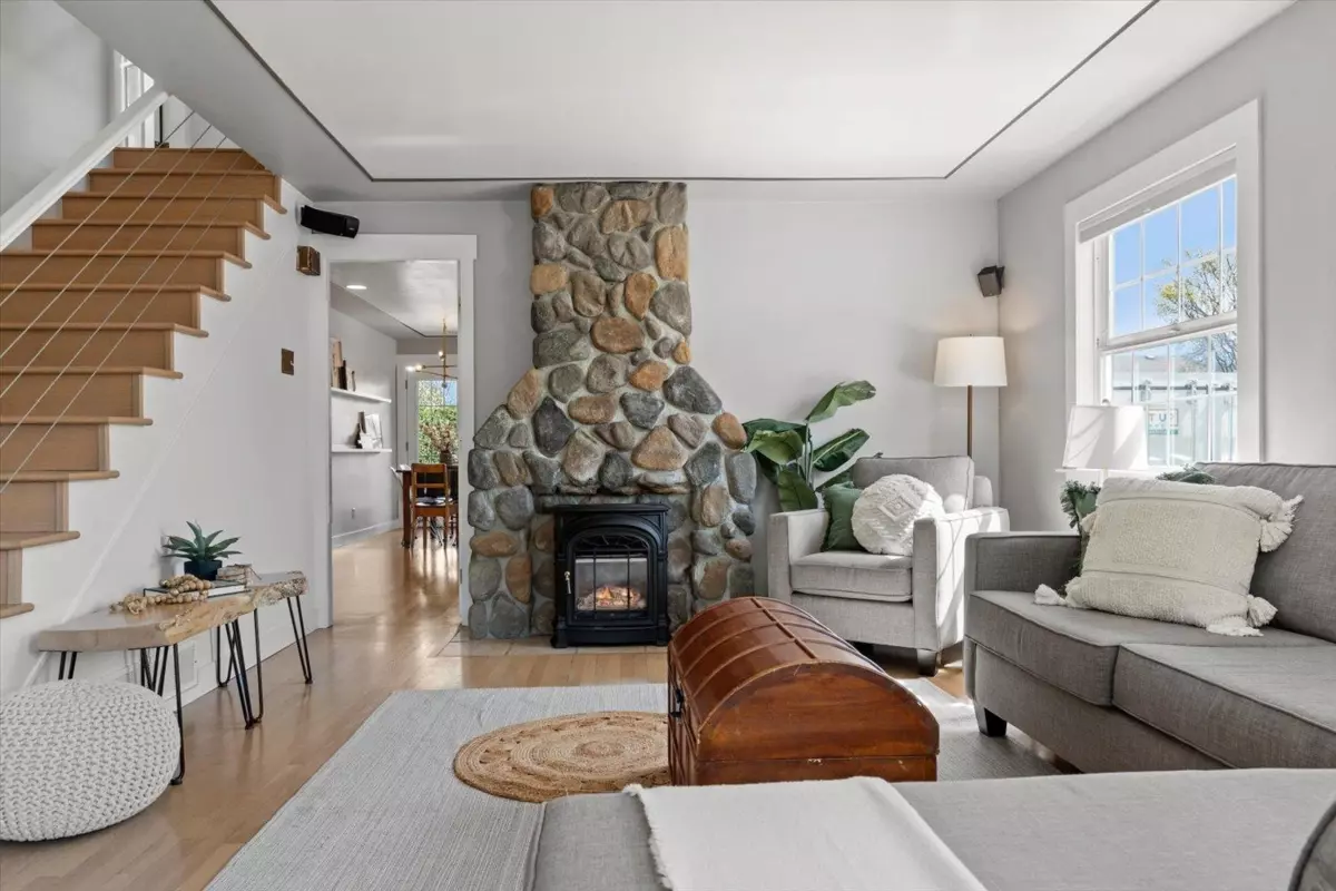 Living Room Photo of 6464 Reid Road, Chilliwack, BC