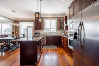 Kitchen Island Photo of 19654 69a Avenue, Langley, BC