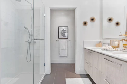 Guest Bathroom Photo of 2801 680 Seylynn Crescent, North Vancouver, BC
