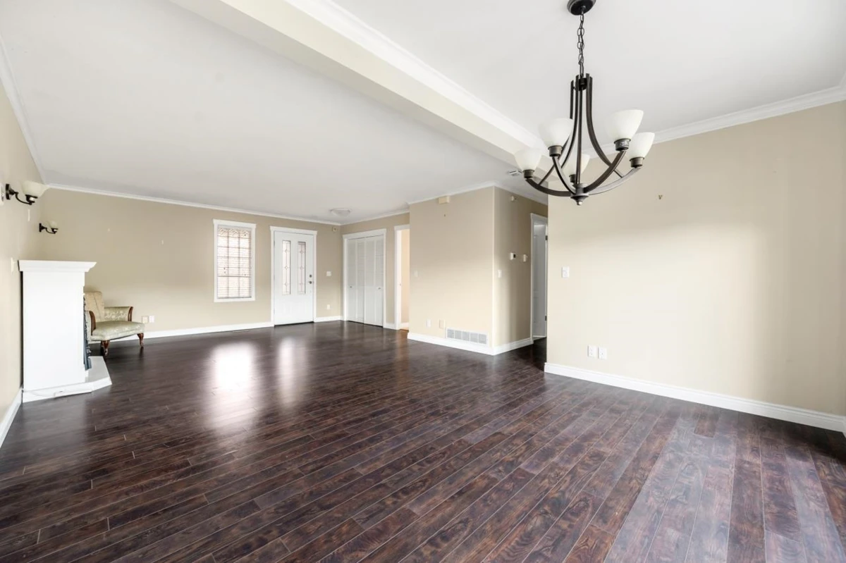 Dining Area Photo of 1071 King George Boulevard, Surrey, BC