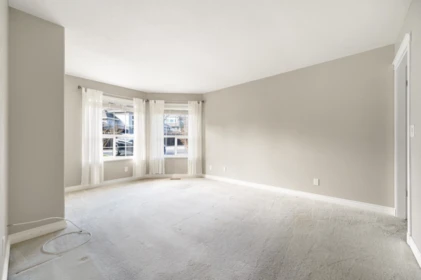 Walk-In Closet Photo of 1071 King George Boulevard, Surrey, BC