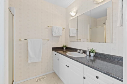 Hot Tub / Spa Photo of 380 Murray Crescent, No City Value, BC
