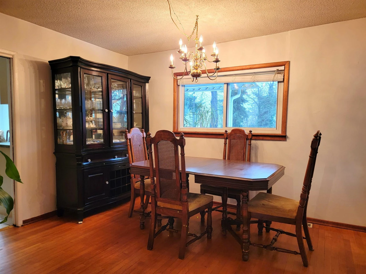 Family Room Photo of 11037 131 Street, Surrey, BC