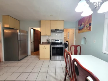 Kitchen Photo of 11037 131 Street, Surrey, BC