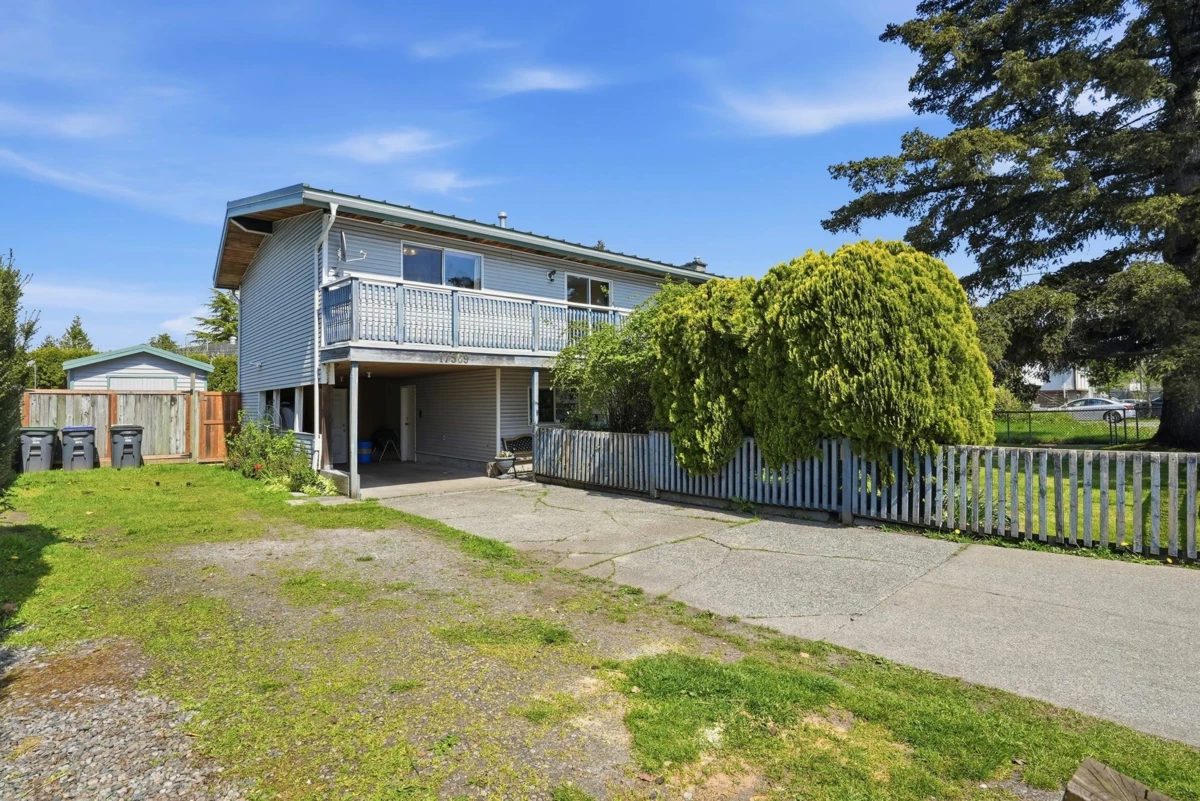 Exterior Rear Photo of 17569 60 Avenue, Surrey, BC