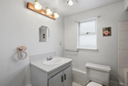 Hallway Photo of 17569 60 Avenue, Surrey, BC