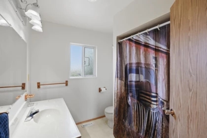 Mudroom Photo of 17569 60 Avenue, Surrey, BC