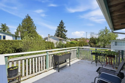 Primary Bathroom Photo of 17569 60 Avenue, Surrey, BC