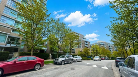 601 9266 University Crescent, Burnaby, BC, Burnaby — Apartment/Condo for sale
