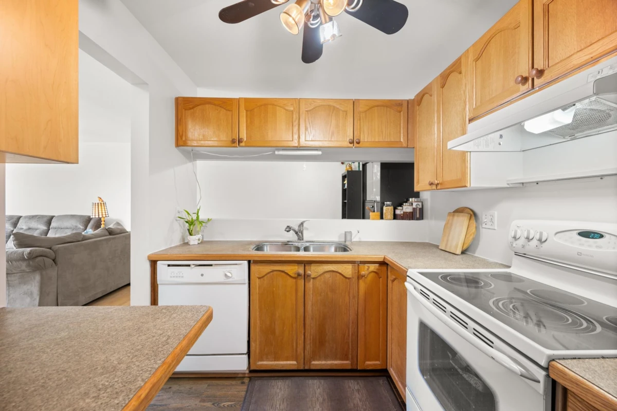 Dining Area Photo of 207 1171 Pipeline Road, Coquitlam, BC