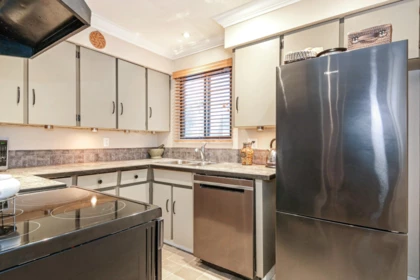 Kitchen Island Photo of 8037 139a Street, Surrey, BC