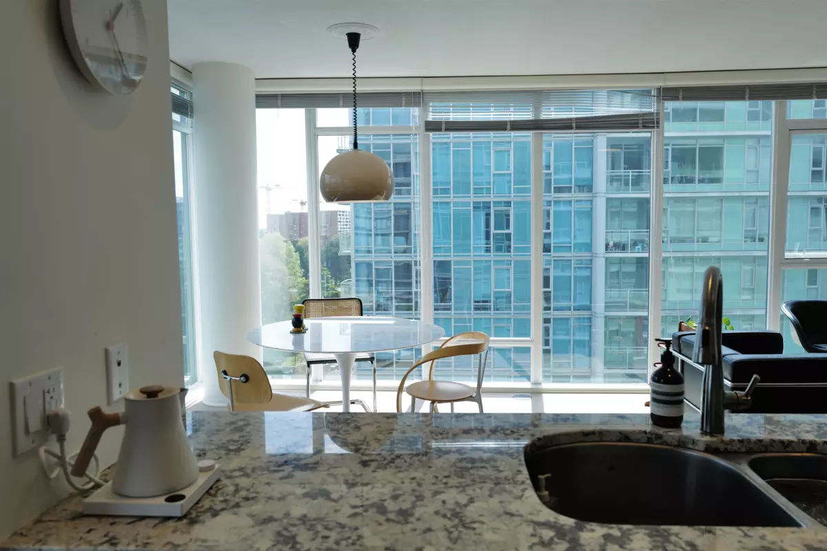 Dining Area Photo of 1506 5900 Alderbridge Way, Richmond, BC