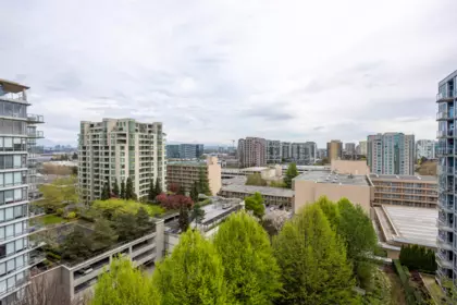 Hot Tub / Spa Photo of 1506 5900 Alderbridge Way, Richmond, BC