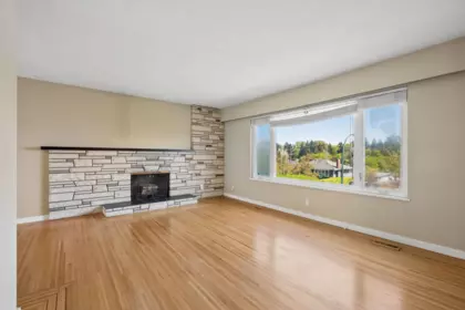 Kitchen Island Photo of 7621 Elliott Street, Vancouver, BC