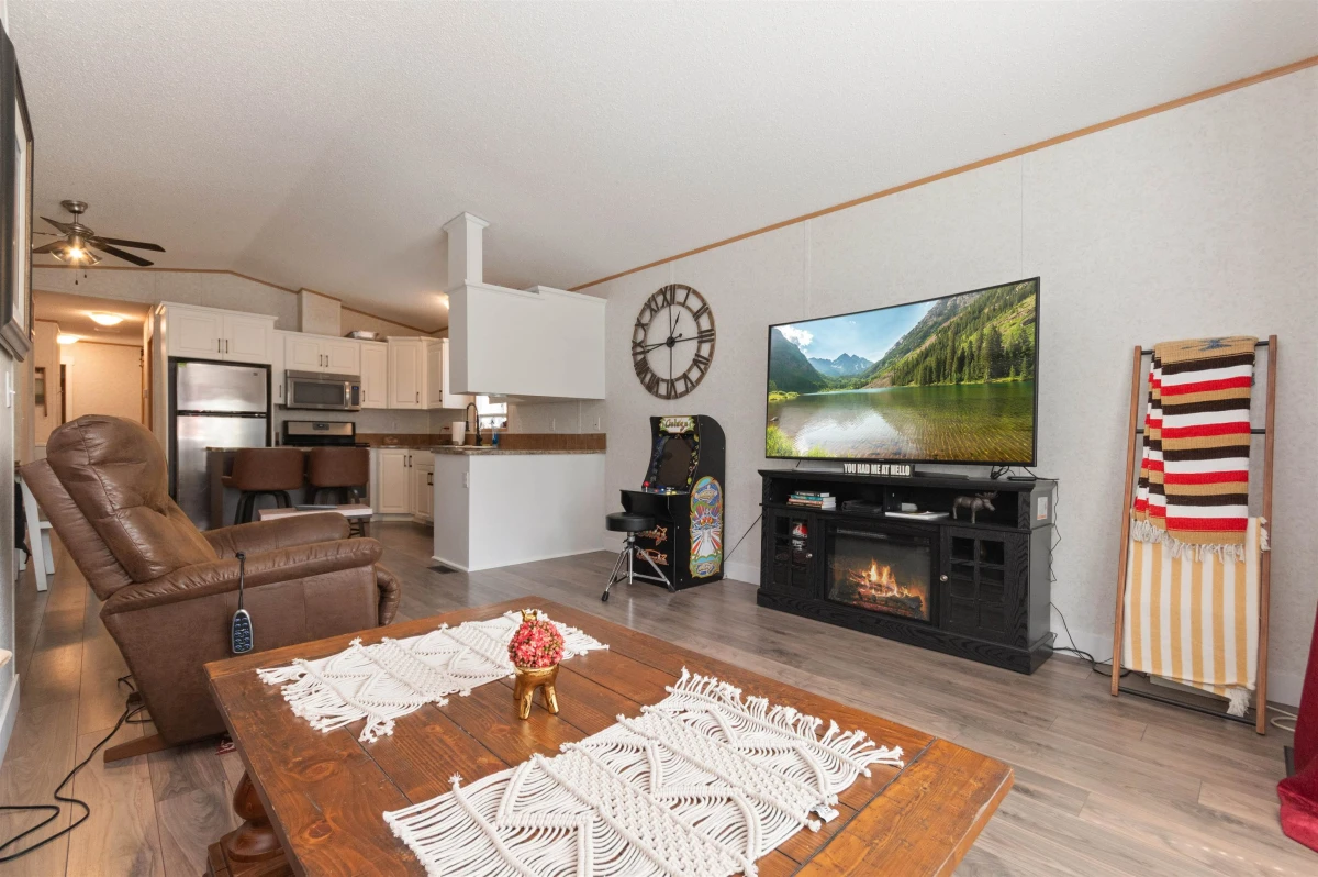 Dining Area Photo of 46 24330 Fraser Highway, Langley, BC