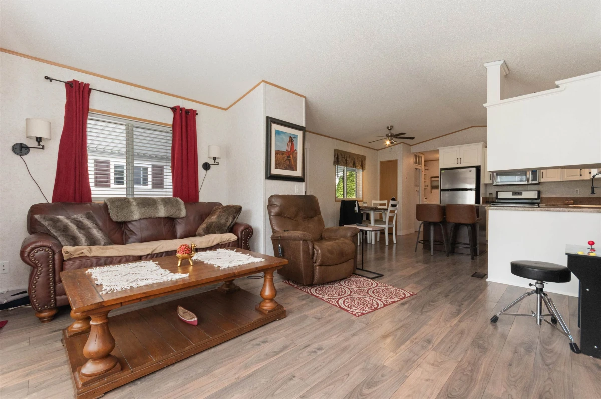 Family Room Photo of 46 24330 Fraser Highway, Langley, BC