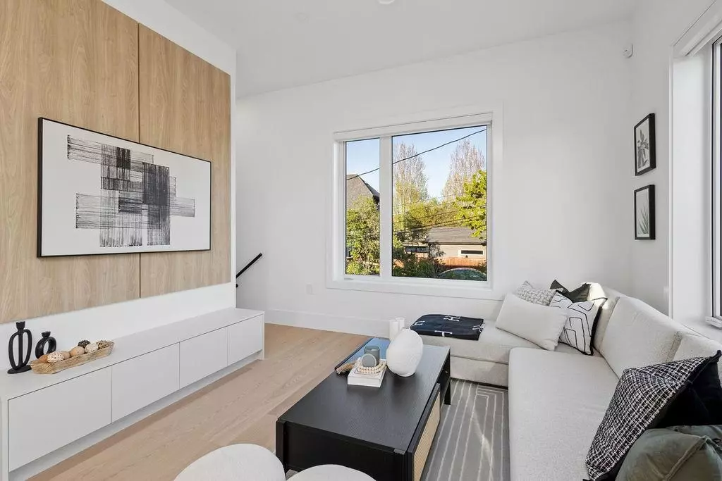 Dining Area Photo of 2754 Graveley Street, Vancouver, BC