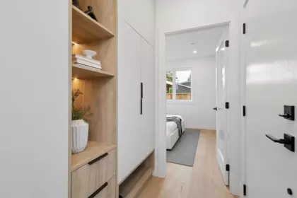 Entry Foyer Photo of 2754 Graveley Street, Vancouver, BC